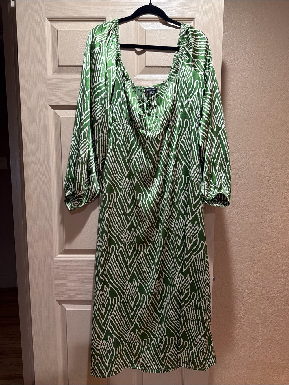 Boohoo Green and White Abstract Print Midi Dress